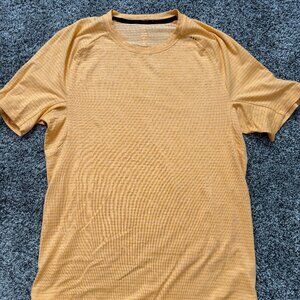 Lululemon License to Train Short Sleeve Shirt Men's S